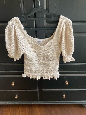 Q+A Los Angeles Cream Crochet Puff Sleeve Sweater Top